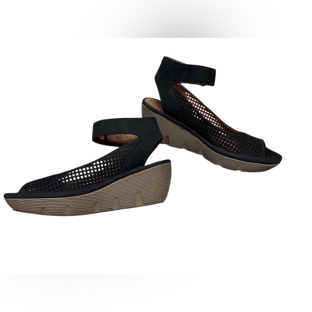 Clarks Navy Blue Perforated Wedge Sandals,Size 7.5 - Picture 4 of 7